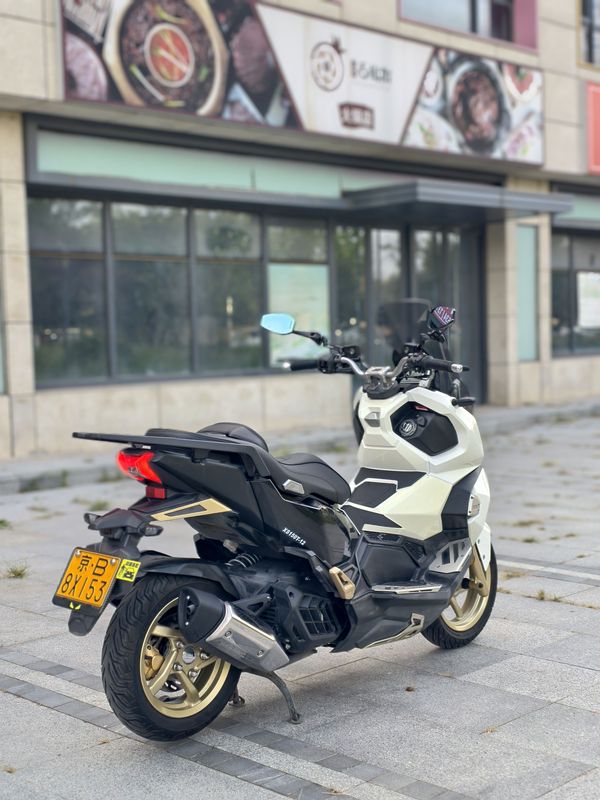 二手三阳哈士奇 Husky ADV150
