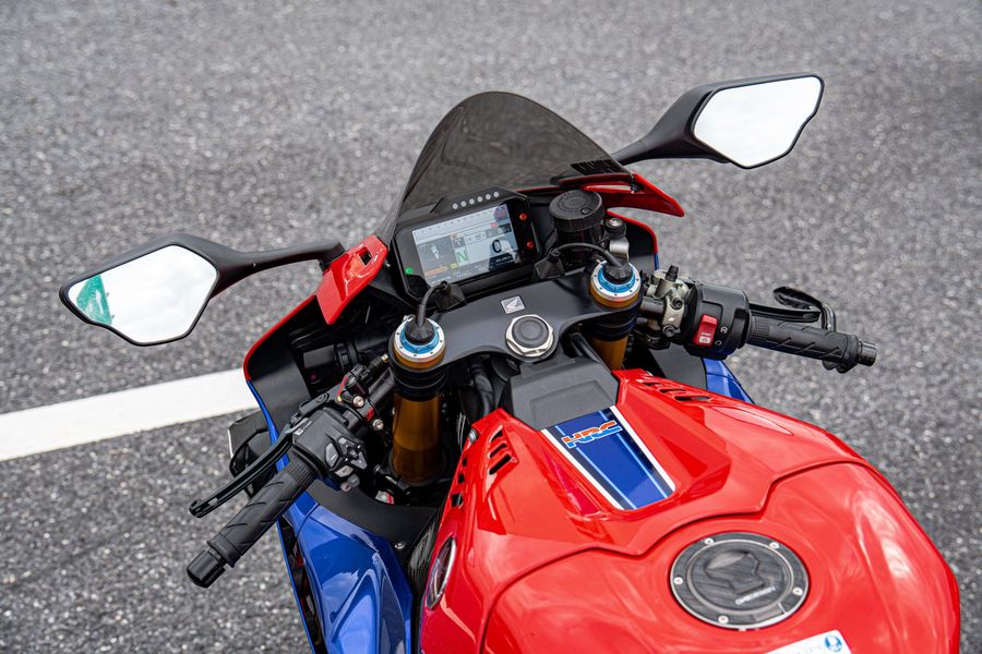 二手本田CBR 1000 RR-R