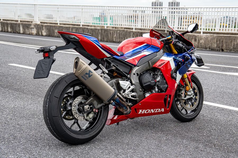 二手本田CBR 1000 RR-R