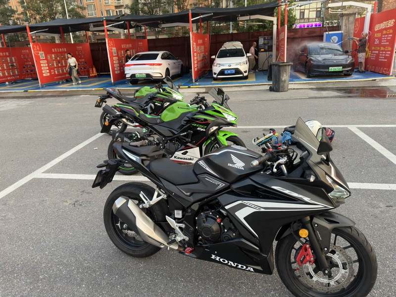 二手本田CBR400R