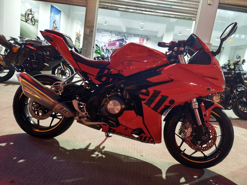 二手贝纳利龙卷风 Tornado 302R