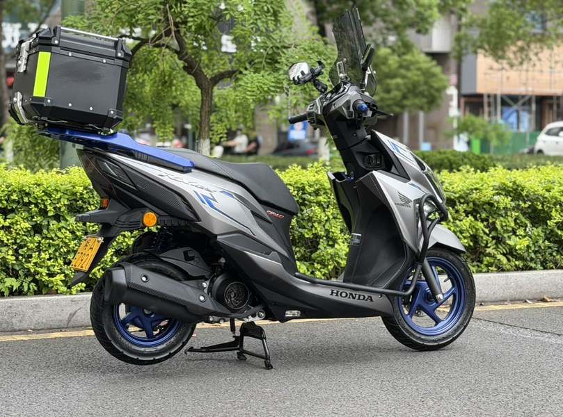 二手新大洲本田裂行 RX125Fi