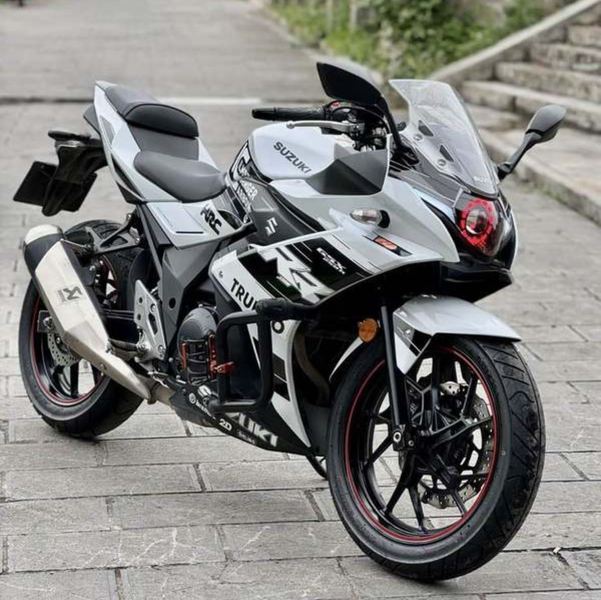 二手豪爵铃木GSX250R