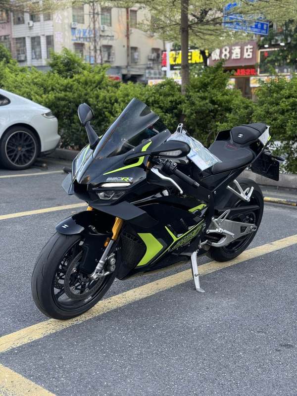二手张雪机车820RR