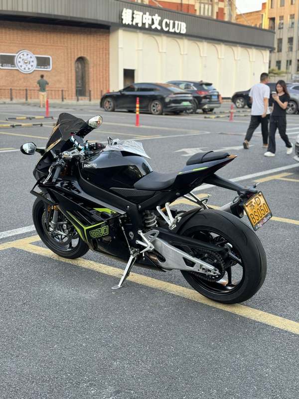 二手张雪机车820RR