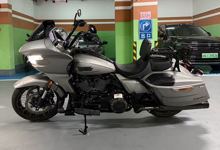 二手哈雷戴维森公路滑翔 Road Glide