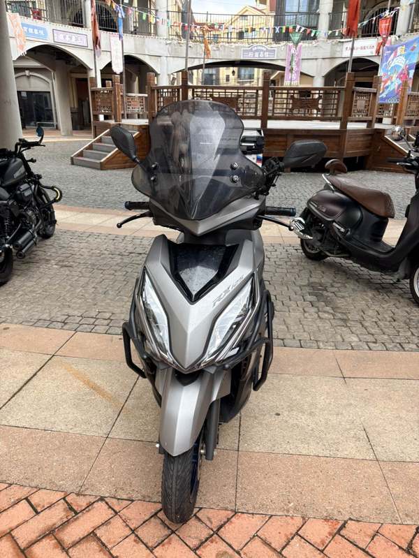 二手新大洲本田裂行 RX125Fi