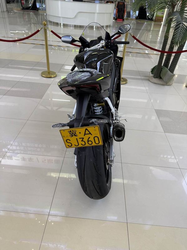 二手张雪机车820RR