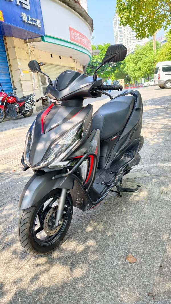 二手新大洲本田裂行 RX125Fi