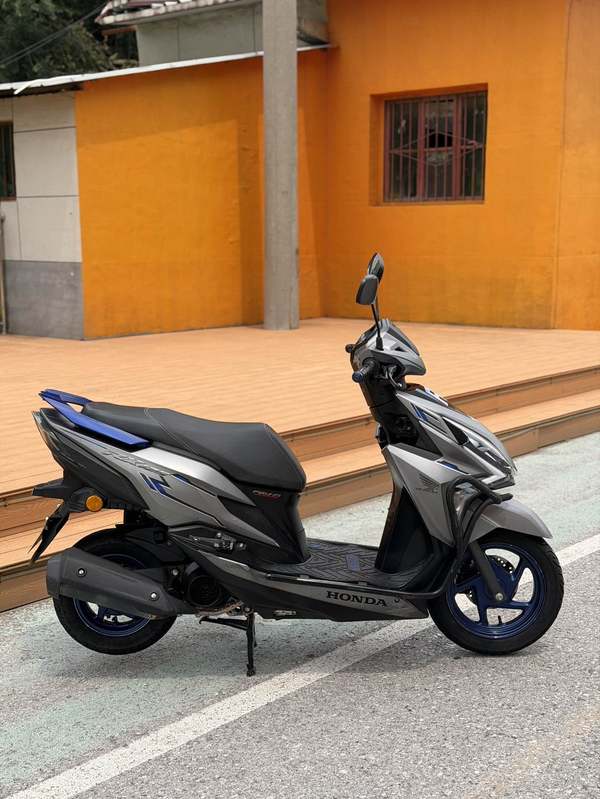 二手新大洲本田裂行 RX125Fi