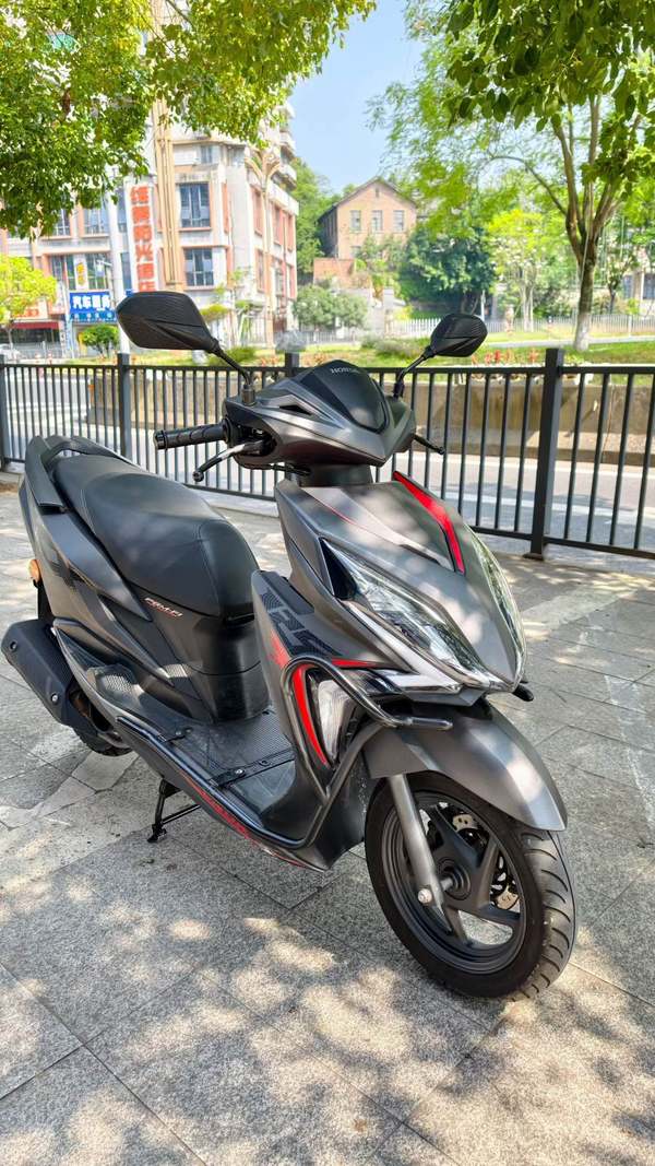 二手新大洲本田裂行 RX125Fi