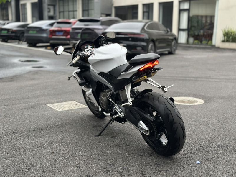 二手阿普利亚RS 660 