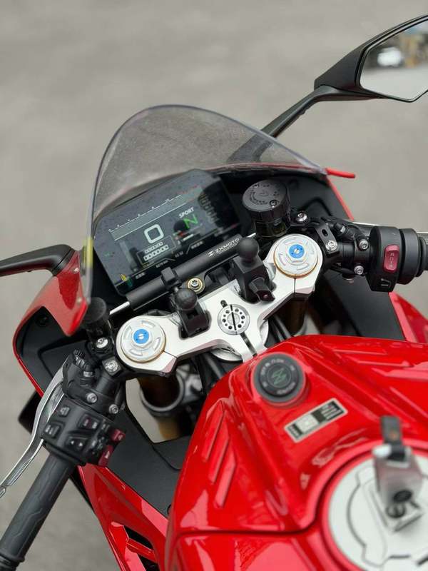 二手张雪机车820RR