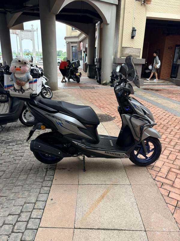 二手新大洲本田裂行 RX125Fi