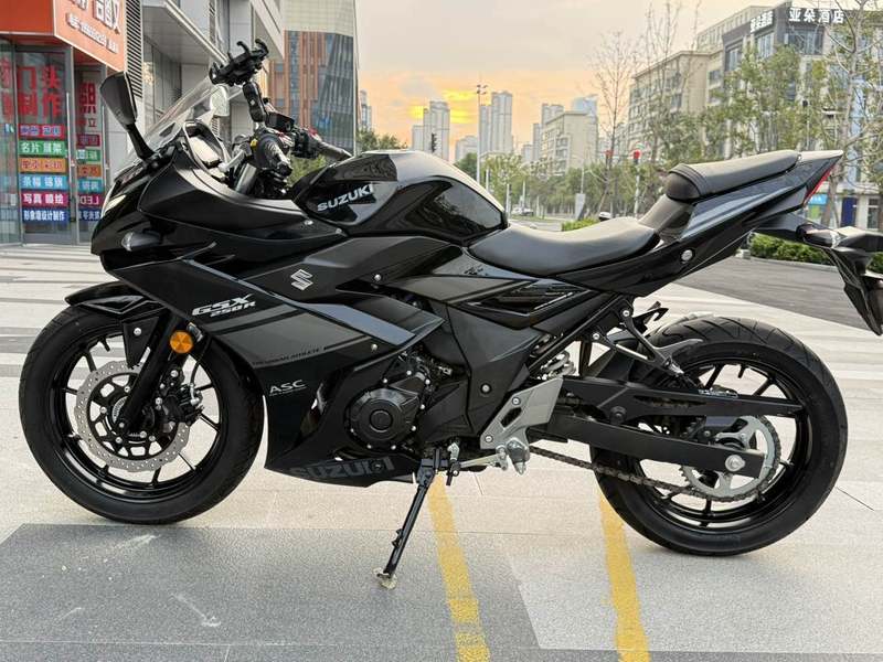 二手豪爵铃木GSX250R