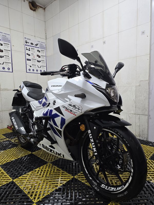 二手豪爵铃木GSX250R
