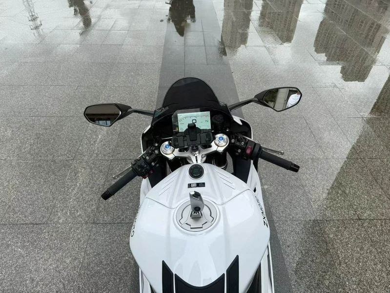 二手张雪机车820RR
