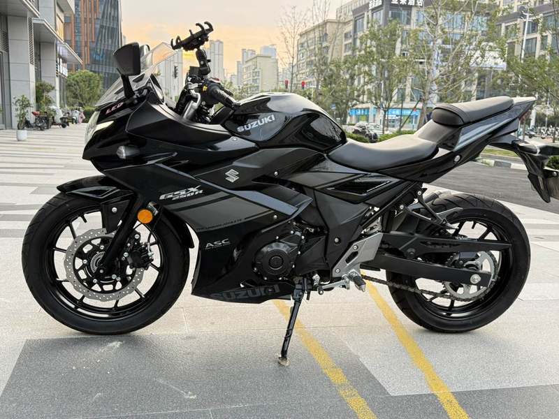 二手豪爵铃木GSX250R