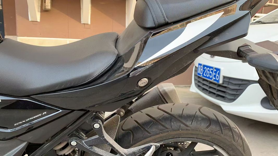 二手豪爵铃木GSX250R