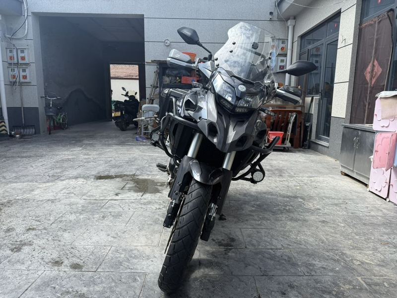 二手贝纳利金鹏 TRK502