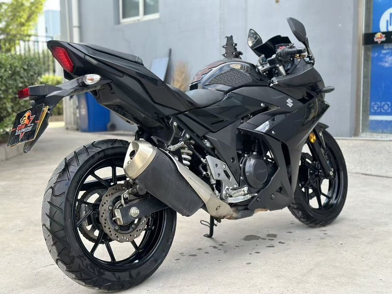 二手豪爵铃木GSX250R