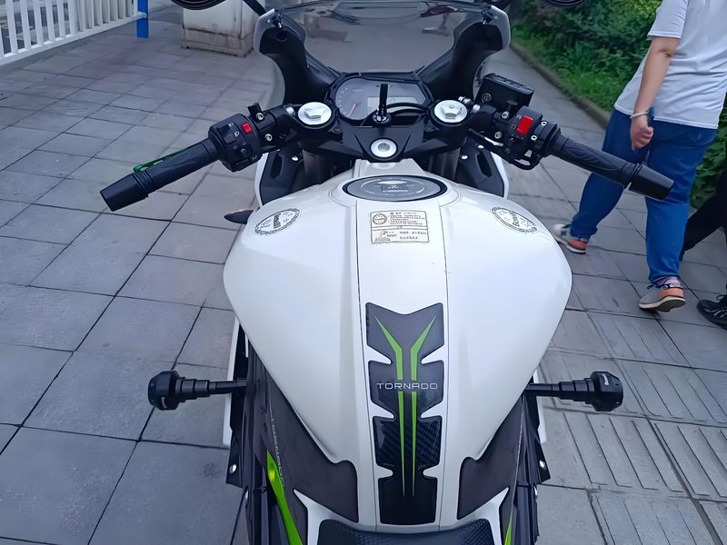 二手贝纳利龙卷风 Tornado 302R