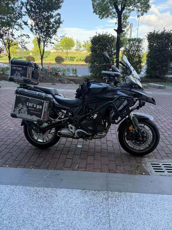 二手贝纳利金鹏 TRK502