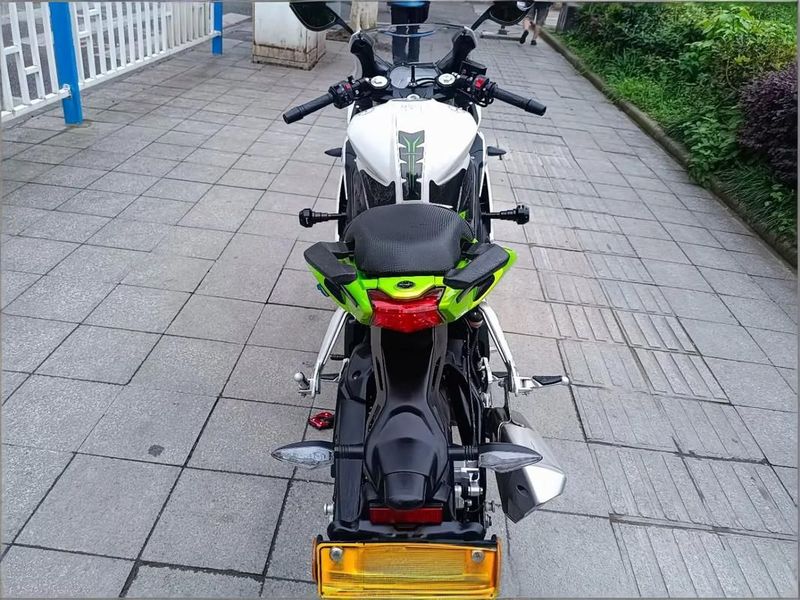 二手贝纳利龙卷风 Tornado 302R