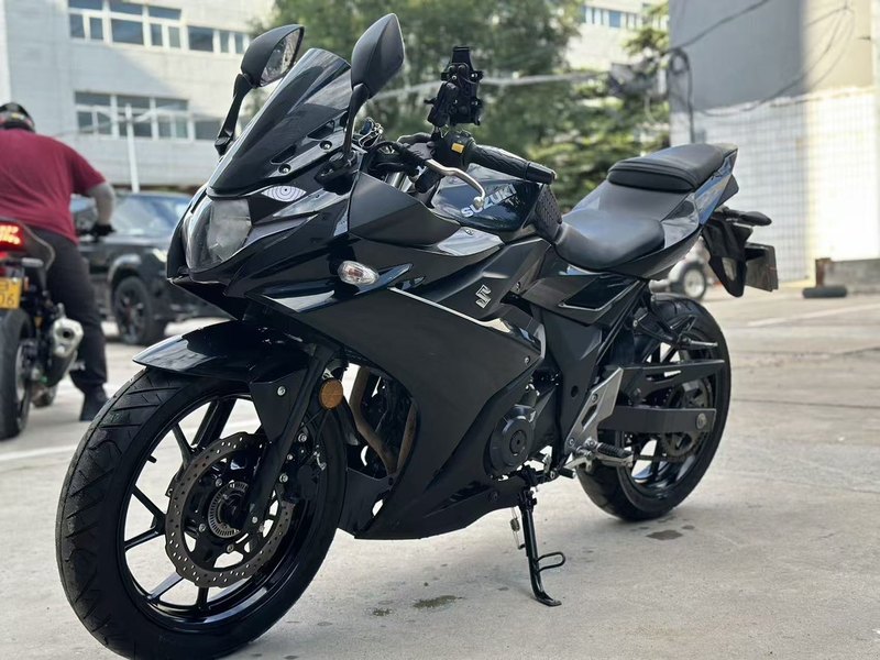 二手豪爵铃木GSX250R
