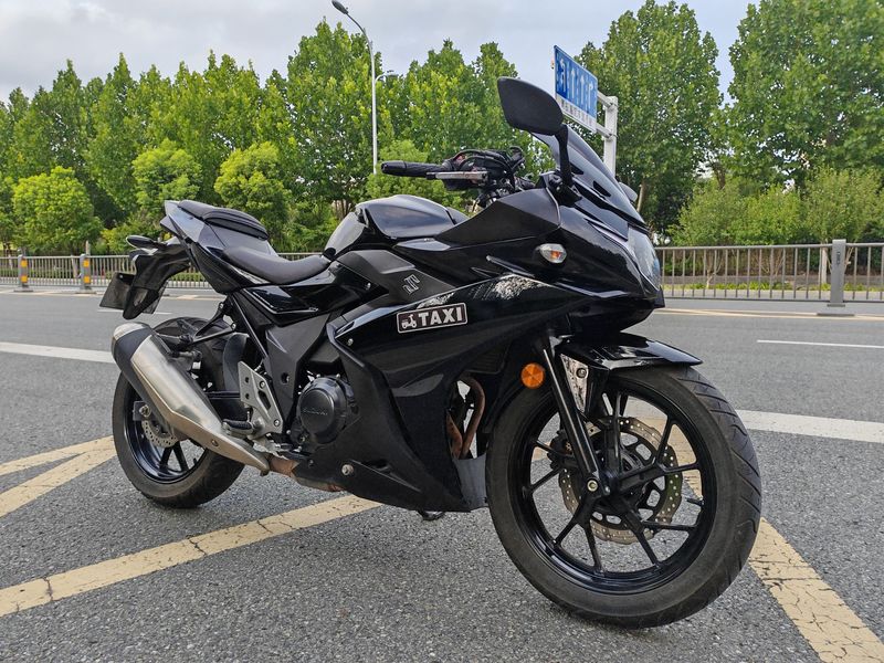 二手豪爵铃木GSX250R