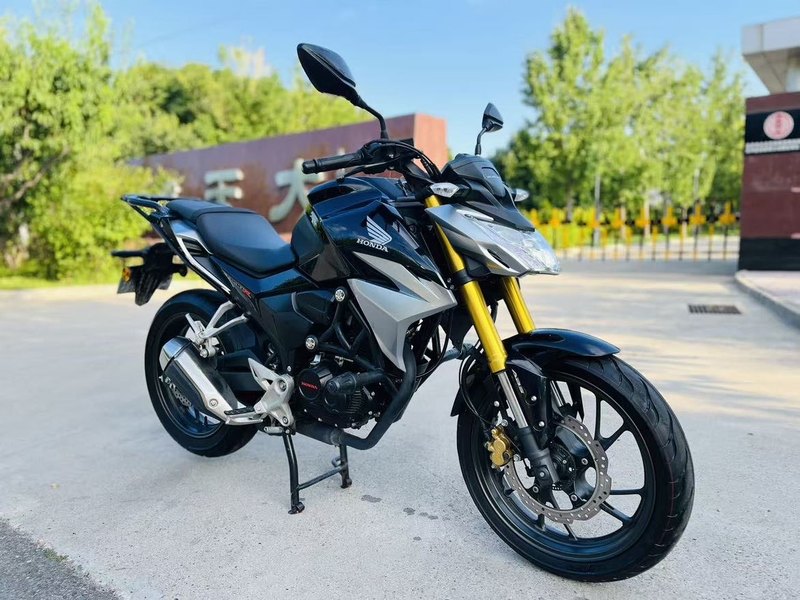 二手五羊本田CB190R 暴锋眼