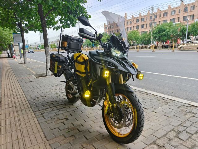 二手贝纳利TRK702