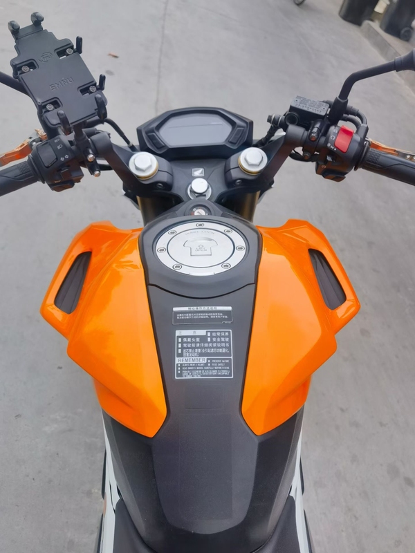 二手五羊本田CB190R 暴锋眼