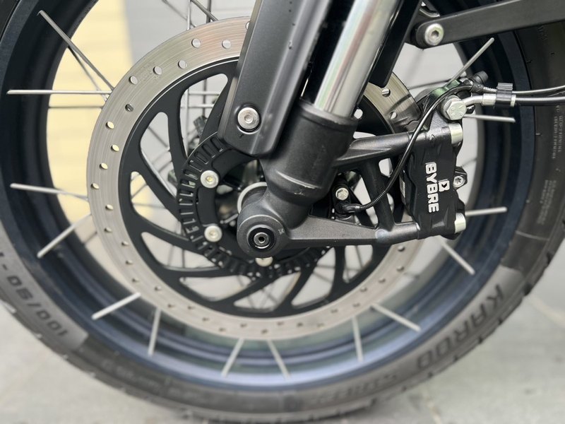 二手凯旋Scrambler 400 X