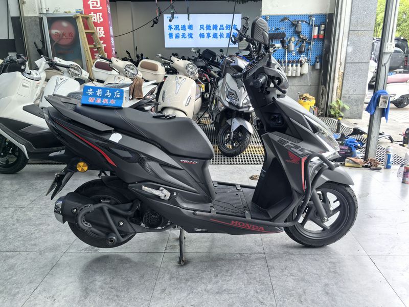 二手新大洲本田裂行 RX125Fi