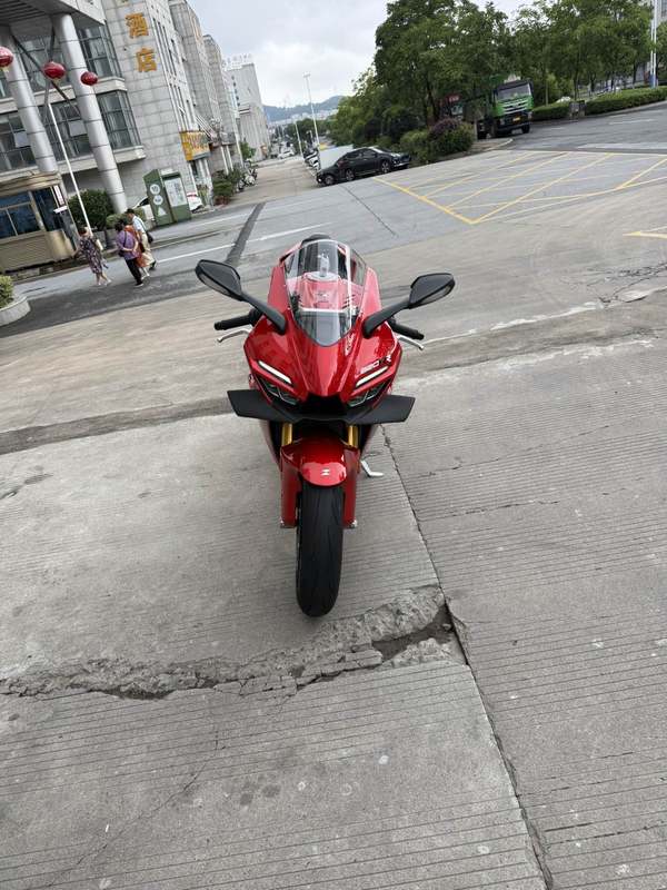 二手张雪机车820RR