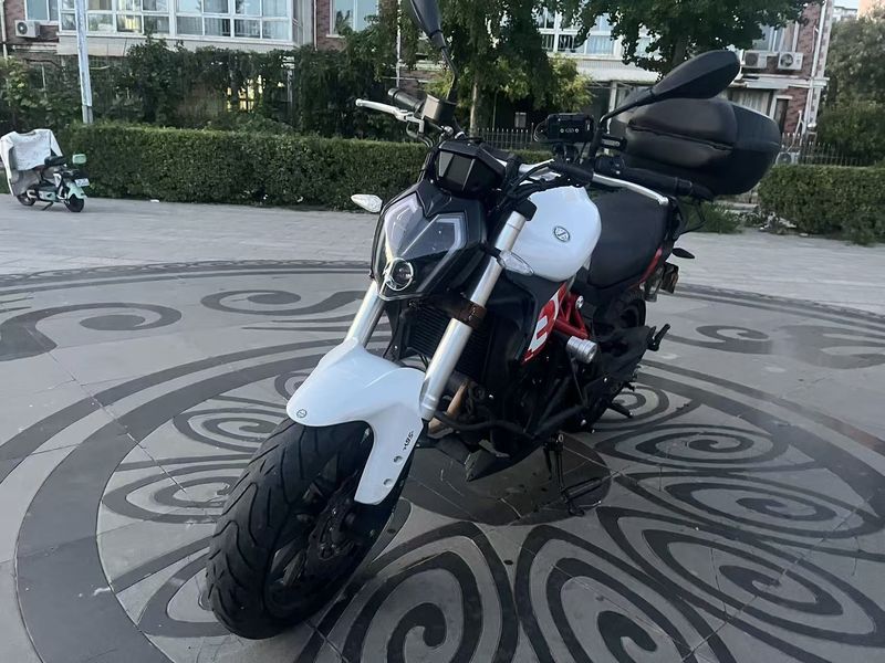 二手贝纳利蓝宝龙BJ300GS