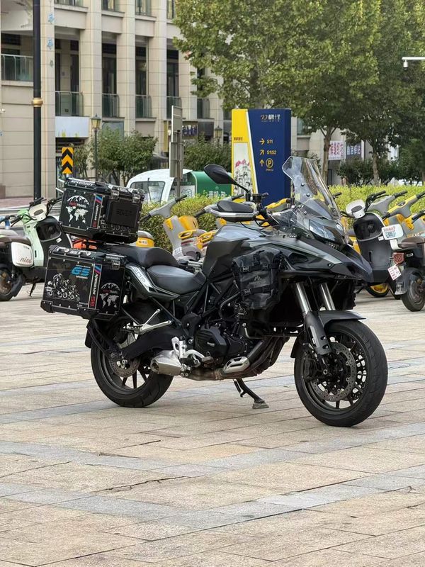 二手贝纳利金鹏 TRK502
