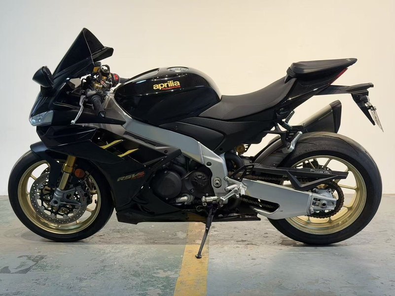 二手阿普利亚RSV4