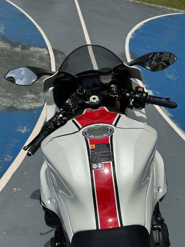 二手雅马哈YZF-R1