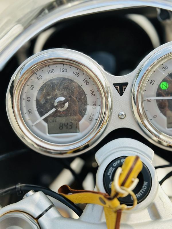 二手凯旋Thruxton