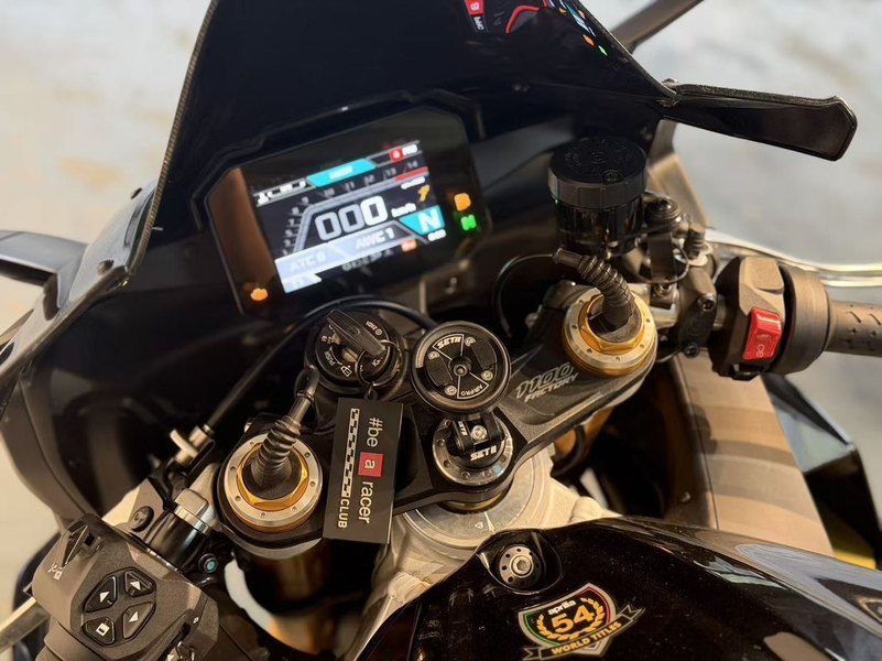 二手阿普利亚RSV4
