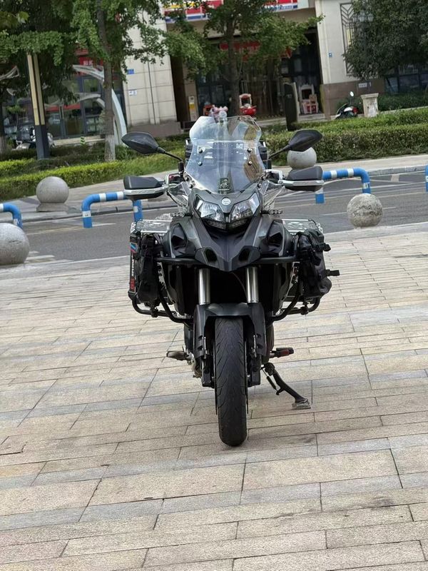 二手贝纳利金鹏 TRK502