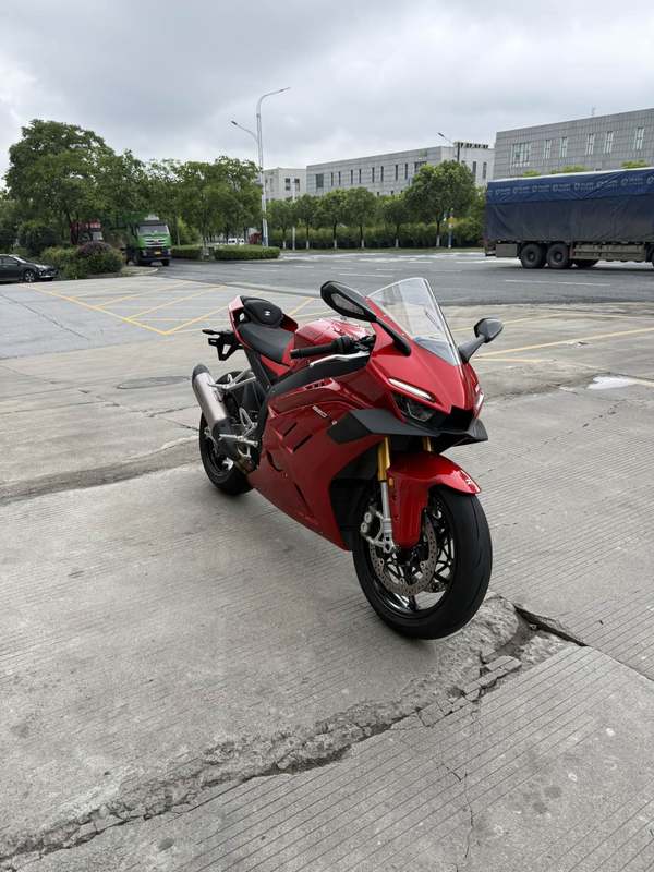 二手张雪机车820RR