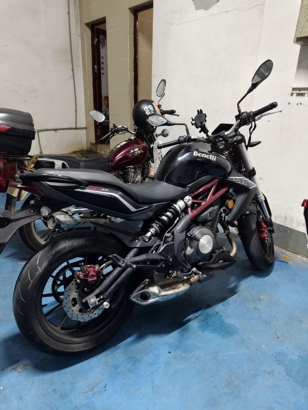 二手贝纳利蓝宝龙 BN302S