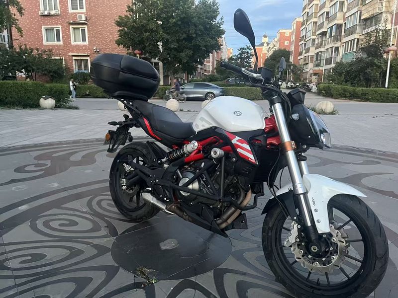 二手贝纳利蓝宝龙BJ300GS