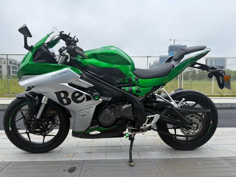 二手贝纳利龙卷风 Tornado 252R