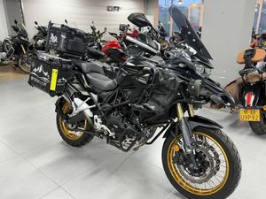 二手贝纳利TRK552