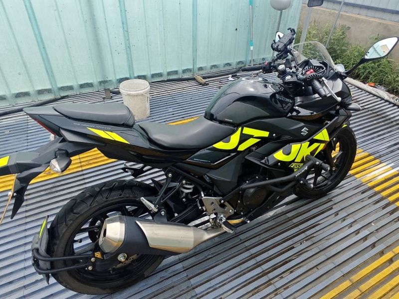 二手豪爵铃木GSX250R