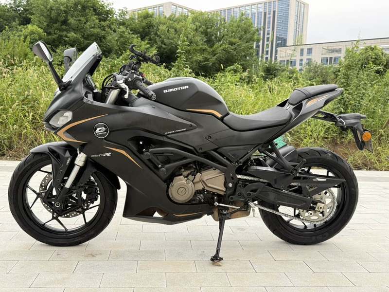 二手QJMOTOR赛250